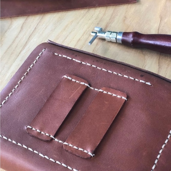 Premium leather Cigar Case tan hand sewn. New in box - Picture 2 of 2